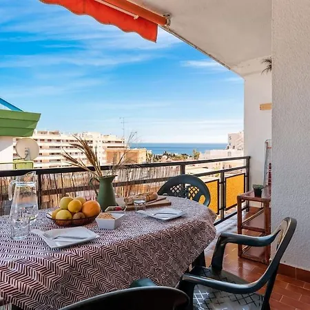 Apartment With Free Parking And Pool *