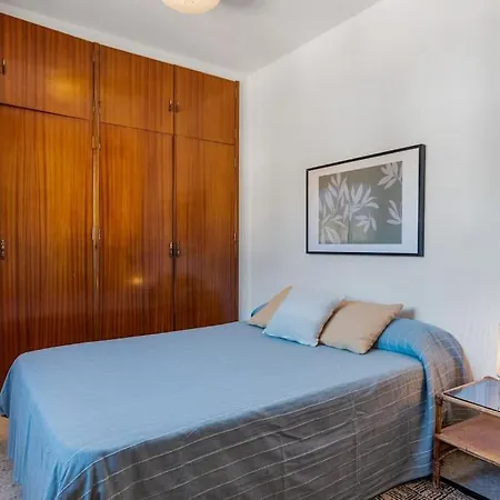 With Free Parking And Pool Apartment *