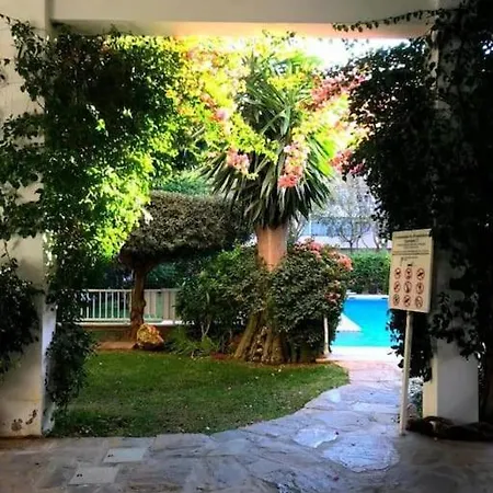 Apartment With Free Parking And Pool *